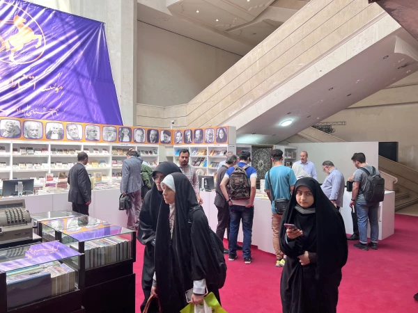 بازدید دانشجویان دانشگاه فرهنگیان استان مرکزی از نمایشگاه بین المللی کتاب تهران 4