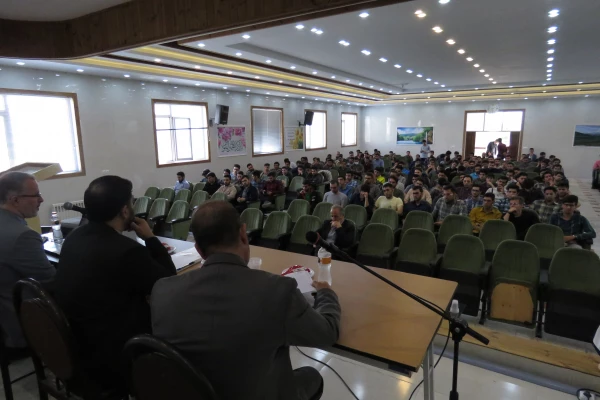 نشست توجیهی – آموزشی هسته گزینش با دانشجویان پردیس های استان مرکزی 6