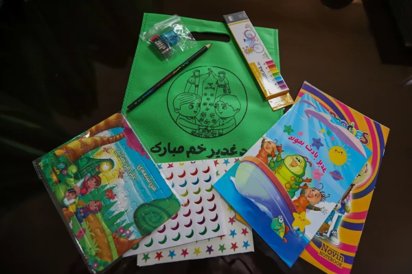 اهدای ۵۰ بسته فرهنگی به دانش آموزان تحت پوشش بهزیستی استان مرکزی 6