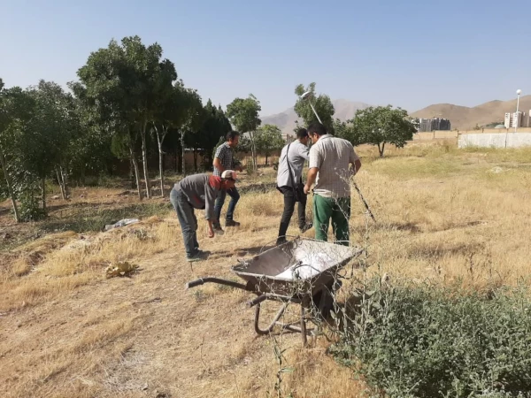 تحویل زمین به پیمانکار جهت ساخت کتابخانه  و محوطه سازی خوابگاه خیر ساز 4