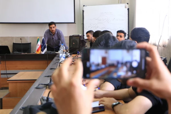 دوره توانمند سازی دانشجویان فعال فرهنگی سیاسی و اجتماعی(طرح حامیم ۲)  6