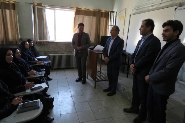 برگزاری دوره توانمند سازی معلمان مدارس غیردولتی  در استان مرکزی 3