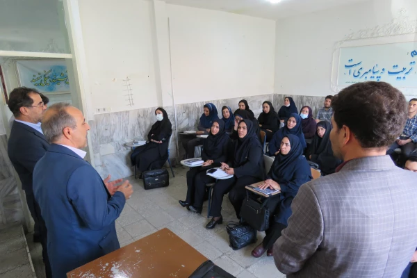 برگزاری دوره توانمند سازی معلمان مدارس غیردولتی  در استان مرکزی 5