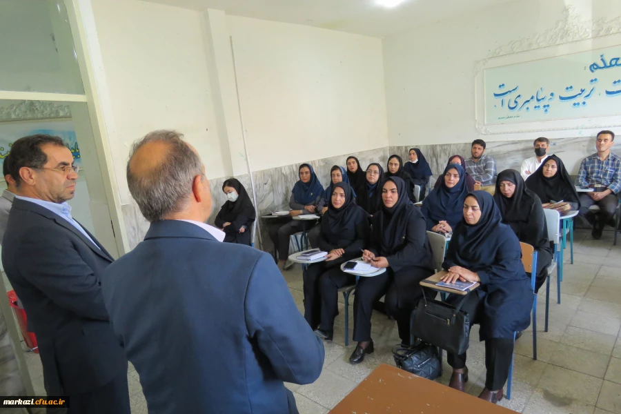 برگزاری دوره توانمند سازی معلمان مدارس غیردولتی  در استان مرکزی 6