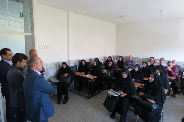 برگزاری دوره توانمند سازی معلمان مدارس غیردولتی  در استان مرکزی 8