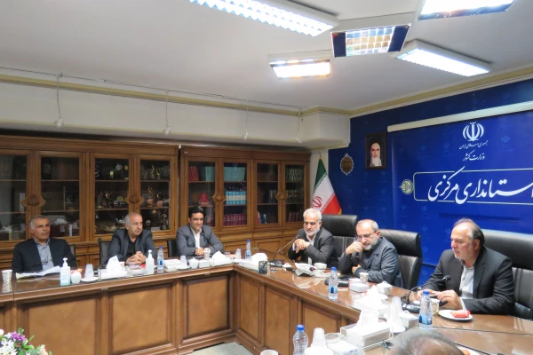 شانزدهمین جلسه هیات امنا دانشگاه فرهنگیان استان مرکزی
 6