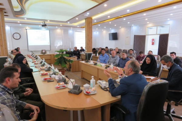 کارگاه آموزشی بهداشت وایمنی ویژه نیروهای خدماتی  6