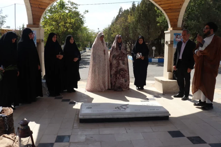 آئین غبارروبی و عطر افشانی مزار شهید گمنام 4