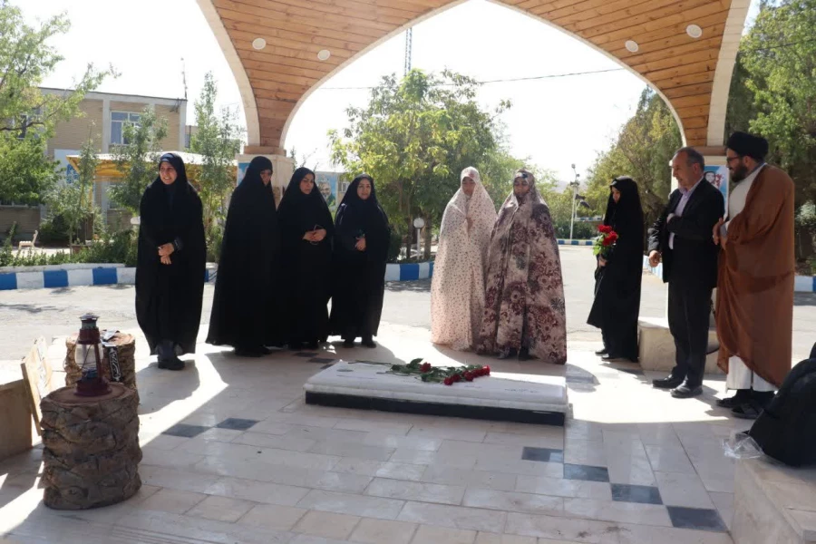 آئین غبارروبی و عطر افشانی مزار شهید گمنام 5