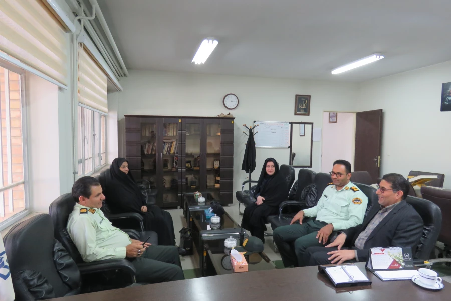 دیدار رئیس کلانتری 17 قائم با رئیس دانشگاه فرهنگیان استان
 2