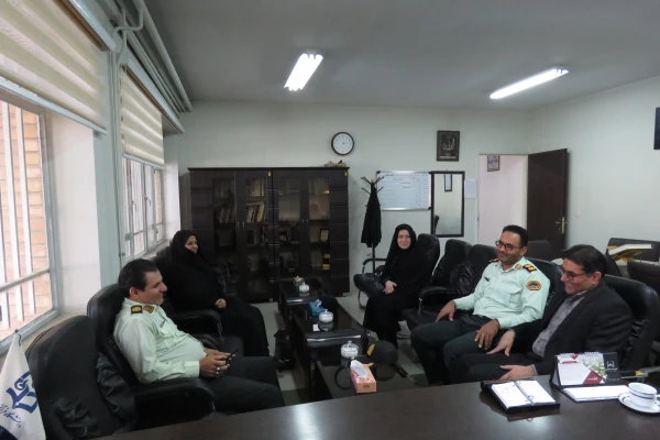 دیدار رئیس کلانتری 17 قائم با رئیس دانشگاه فرهنگیان استان
 3