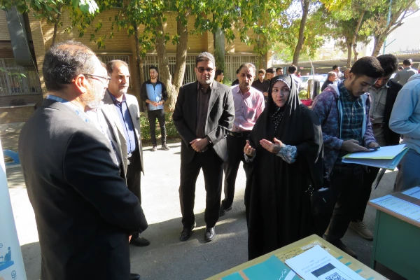 بازدیدمدیرکل فرهنگی دانشگاه فرهنگیان از روند ثبت نام دانشجویان نوورود استان مرکزی
 4