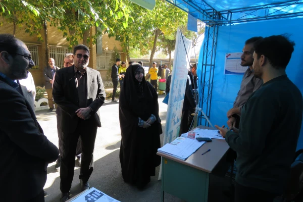 بازدیدمدیرکل فرهنگی دانشگاه فرهنگیان از روند ثبت نام دانشجویان نوورود استان مرکزی
 5