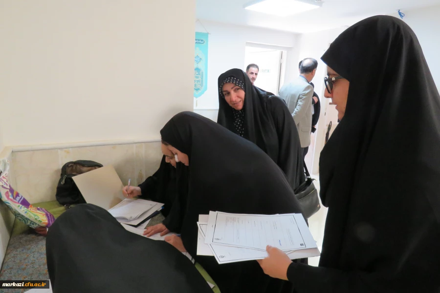 بازدیدمدیرکل فرهنگی دانشگاه فرهنگیان از روند ثبت نام دانشجویان نوورود استان مرکزی
 11
