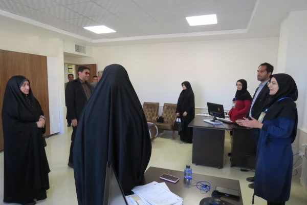 بازدیدمدیرکل فرهنگی دانشگاه فرهنگیان از روند ثبت نام دانشجویان نوورود استان مرکزی
 13