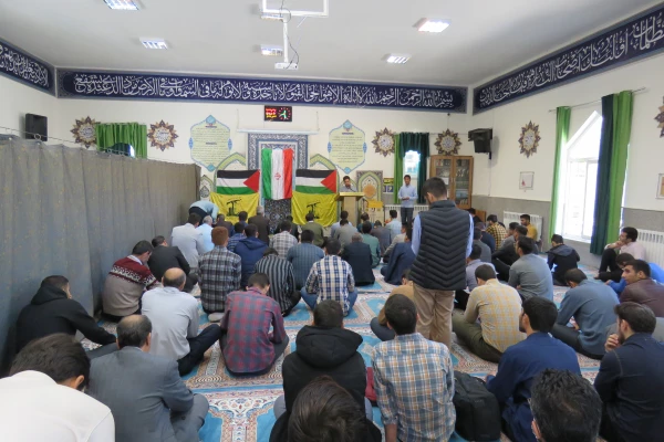 مراسم روضه و توسل به نیت نصرت الهی برای مردم غزه در پردیس شهیدباهنر برگزار شد 5