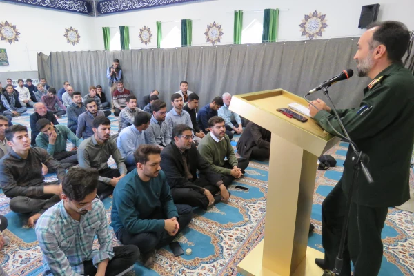 مراسم روضه و توسل به نیت نصرت الهی برای مردم غزه در پردیس شهیدباهنر برگزار شد 9