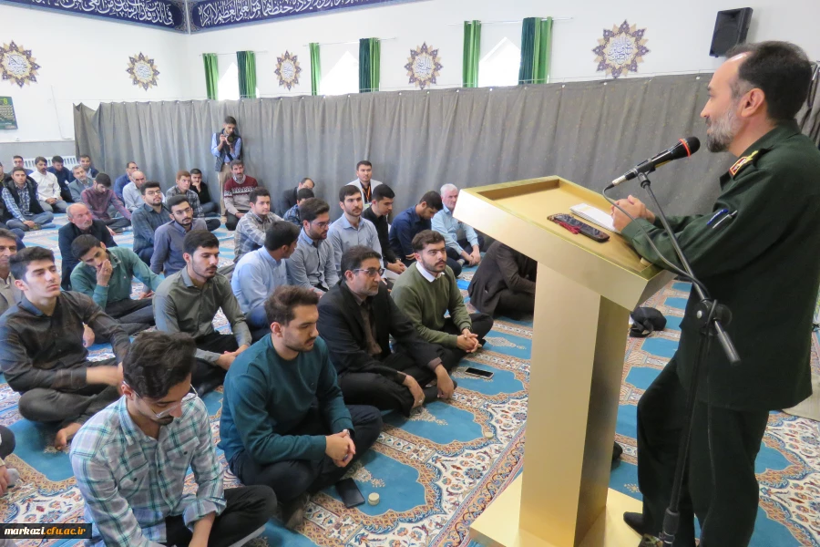 مراسم روضه و توسل به نیت نصرت الهی برای مردم غزه در پردیس شهیدباهنر برگزار شد 9