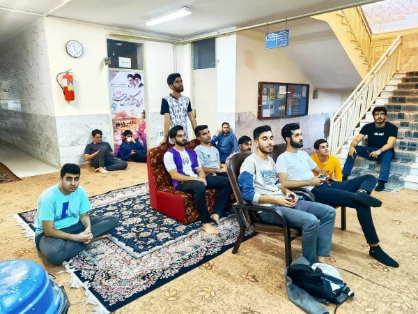 مسابقات pes به مناسبت هفته تربیت بدنی در پردیس شهیدباهنر برگزار شد 3