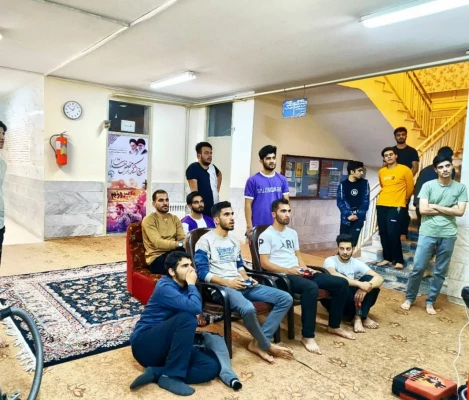 مسابقات pes به مناسبت هفته تربیت بدنی در پردیس شهیدباهنر برگزار شد 5