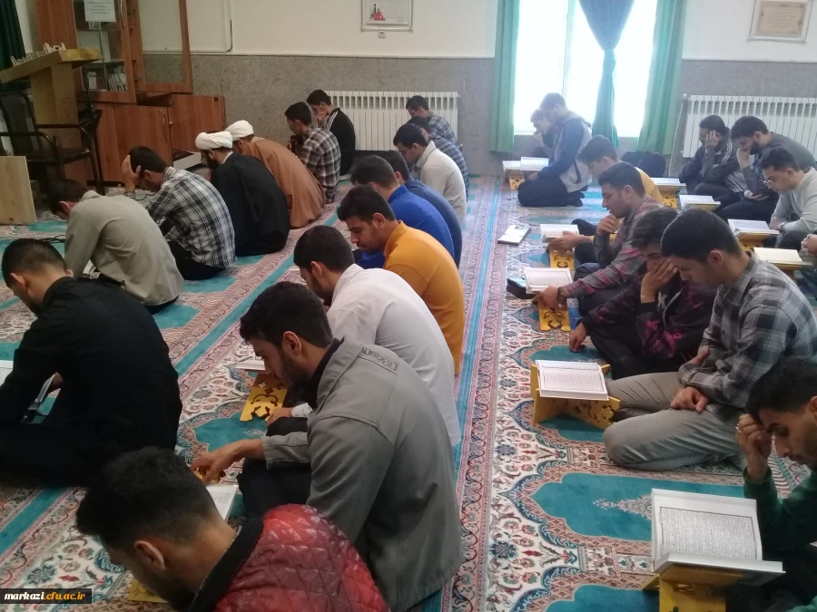 برگزاری دوشنبه قرآنی و طرح تلاوت نور در پردیس شهیدباهنر 2
