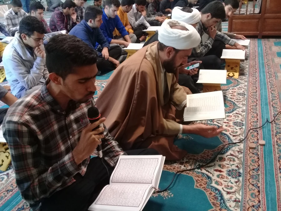 برگزاری دوشنبه قرآنی و طرح تلاوت نور در پردیس شهیدباهنر 9