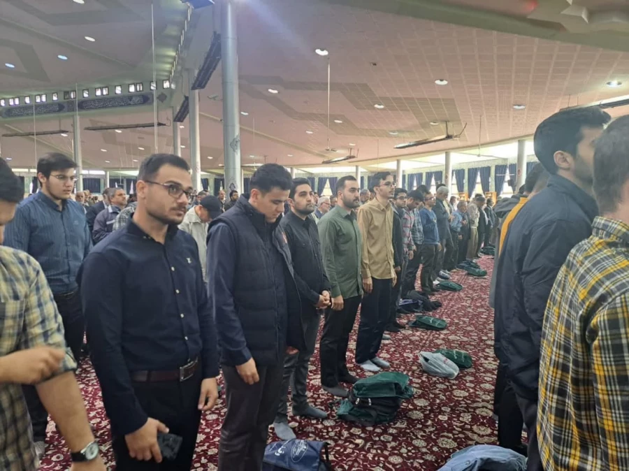 حضور جمعی از دانشجویان پردیس شهیدباهنر در نمازجمعه 5
