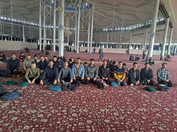 حضور جمعی از دانشجویان پردیس شهیدباهنر در نمازجمعه 8