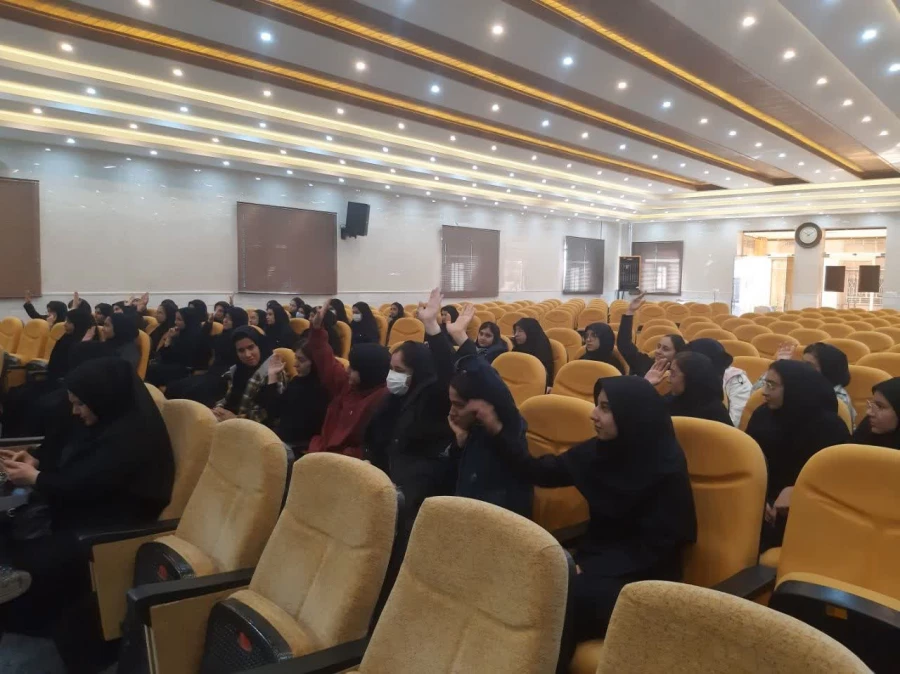 کارگاه مشاوره  آشنایی با دانشگاه فرهنگیان دانش آموزان تیزهوشان دخترانه ناحیه 2 اراک
 3