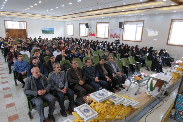 محفل انس با قرآن کریم با حضور قاری بین المللی
 3