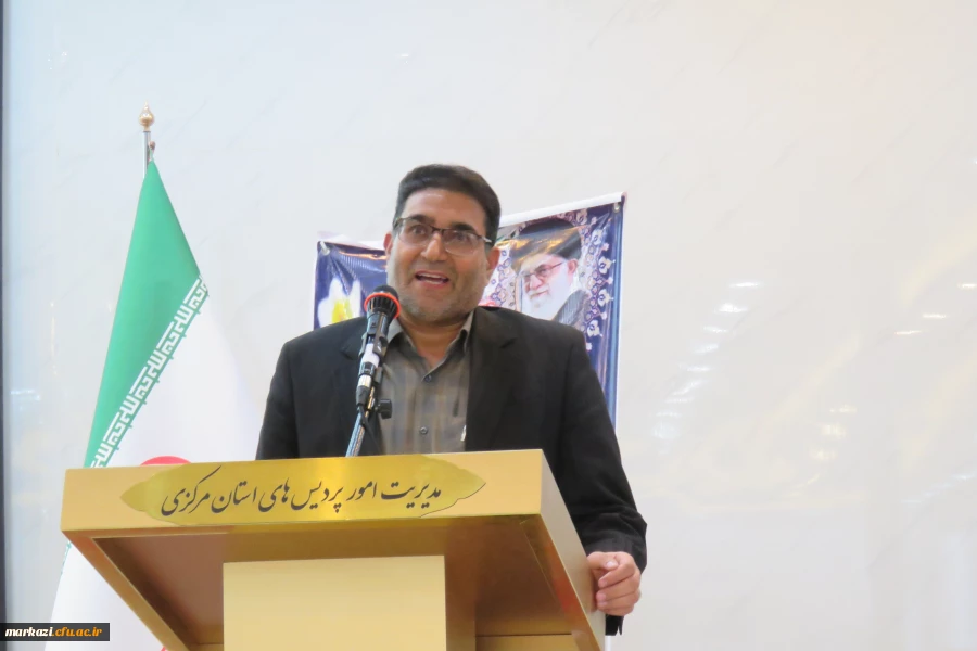 محفل انس با قرآن کریم با حضور قاری بین المللی
 5