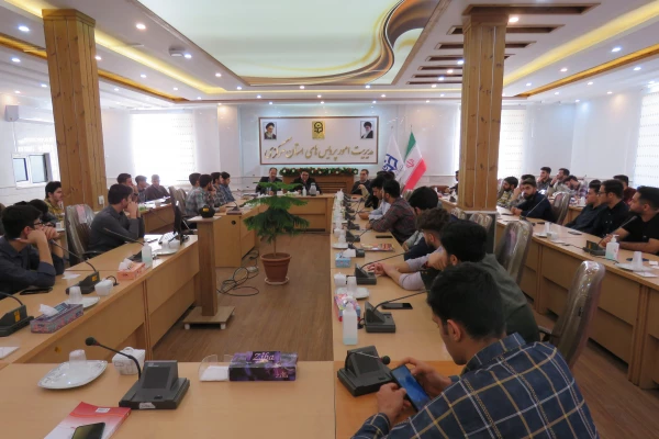 جلسه تبیینی و ارائه برنامه  دبیران و اعضای شورای مرکزی کانون ها و انجمن های علمی 3