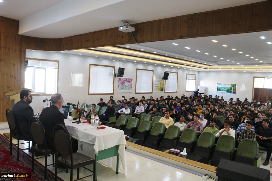 تقوا و تخصص از شاخصه های اصلی انتخاب افراد برای شغل شریف معلمی است 4