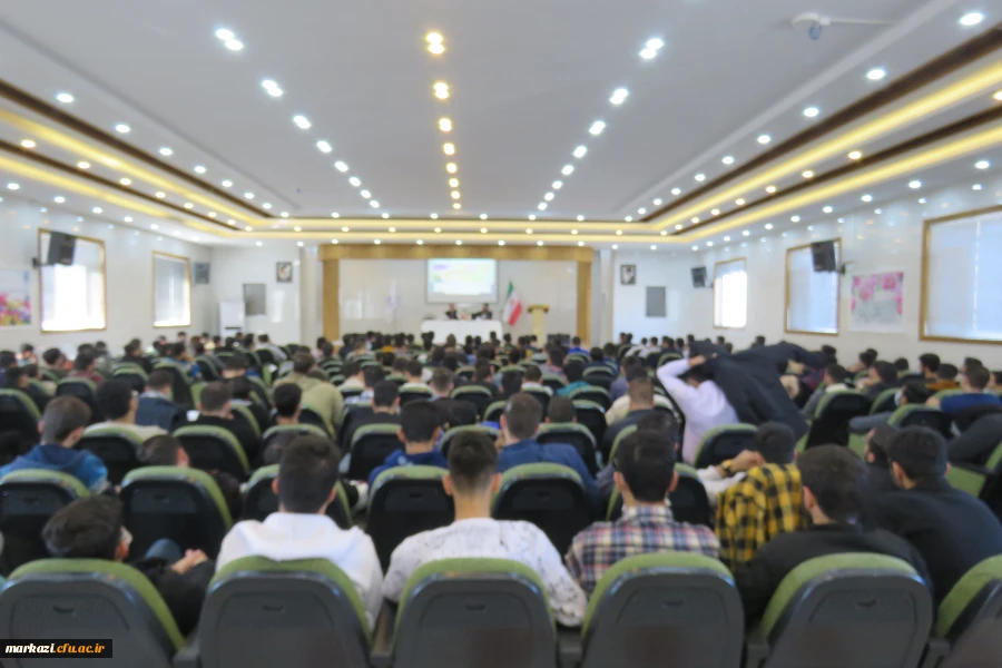 تقوا و تخصص از شاخصه های اصلی انتخاب افراد برای شغل شریف معلمی است 4