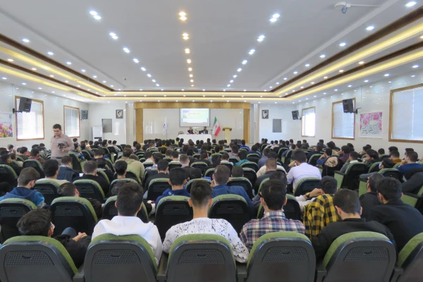 تقوا و تخصص از شاخصه های اصلی انتخاب افراد برای شغل شریف معلمی است 4