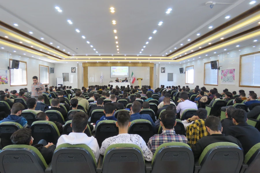 تقوا و تخصص از شاخصه های اصلی انتخاب افراد برای شغل شریف معلمی است 4