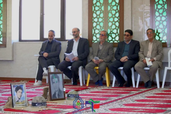 محفل صمیمانه و گفت وگو محور همرزمان شهدا دانشجو معلم 5