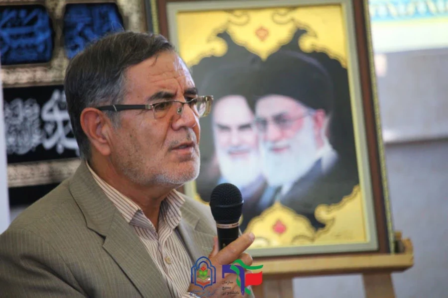 محفل صمیمانه و گفت وگو محور همرزمان شهدا دانشجو معلم 8