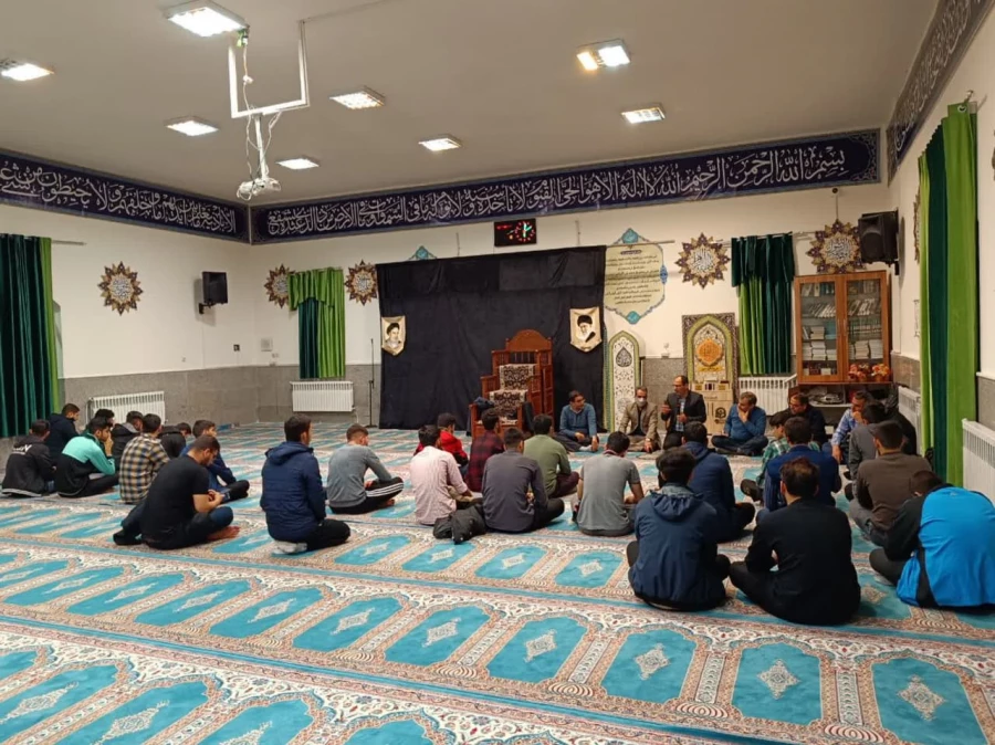 نشست صمیمی مسئولین دانشگاه فرهنگیان استان  مرکزی با دانشجویان 6