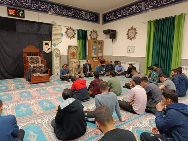 نشست صمیمی مسئولین دانشگاه فرهنگیان استان  مرکزی با دانشجویان 7