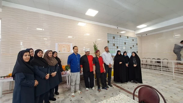 تبریک متقاوت روز دانشجو در سلف غذاخوری 2