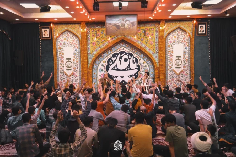 100 نفر از دانشجو دانشگاه فرهنگیان استان مرکزی در مراسم معنوی اعتکاف شرکت کردند 2