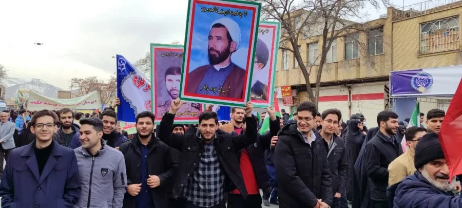 حضور دانشگاهیان دانشگاه فرهنگیان استان مرکزی در راهپیمایی 22 بهمن
 9