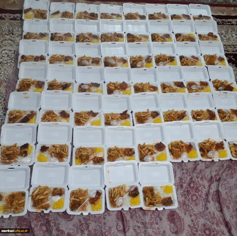 طبخ 53 عدد غذای گرم برای اغراد بی خانمان   2