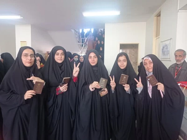 حضور پرشور دانشجویان پردیس حضرت زینب کبری (س) در انتخابات  2