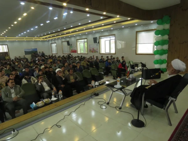 کمبود فضای خوابگاهی دانشگاه فرهنگیان اراک باید رفع شود 11