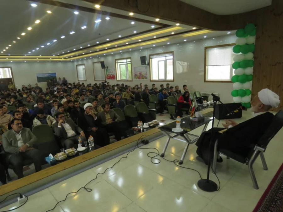 کمبود فضای خوابگاهی دانشگاه فرهنگیان اراک باید رفع شود 11