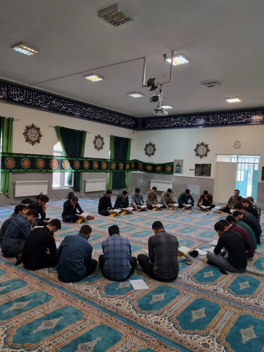 ختم سوره یاسین و الرحمن به مناسبت شهیدان خدمت آیت الله رئیسی و هیئت همراه 6