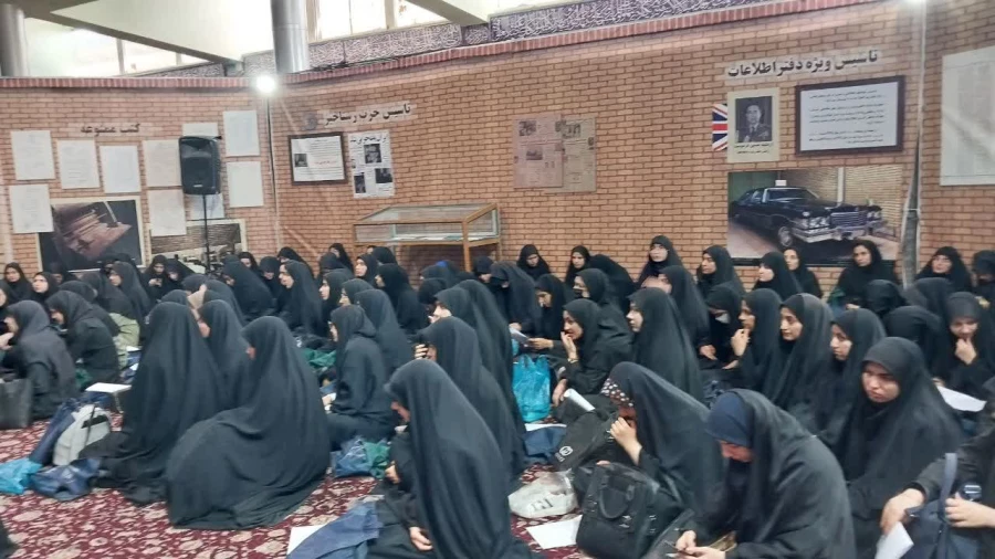 بازدید از موزه عبرت دانشجو معلمان پردیس حضرت زینب کبری (س) 2