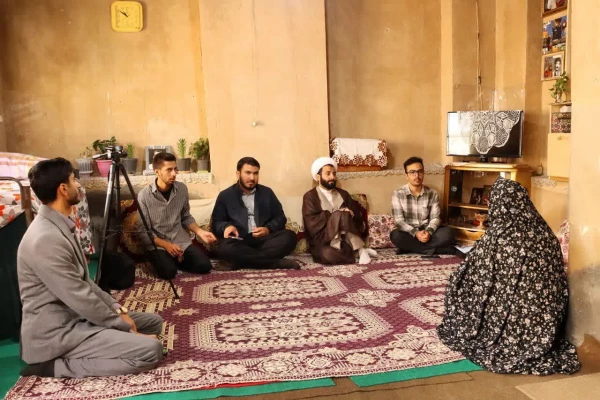 دیدار مسئول بسیج اساتید دانشگاه فرهنگیان استان مرکزی و اعضای کنگره شهدای دانشجو معلم با خانواده شهدا 2